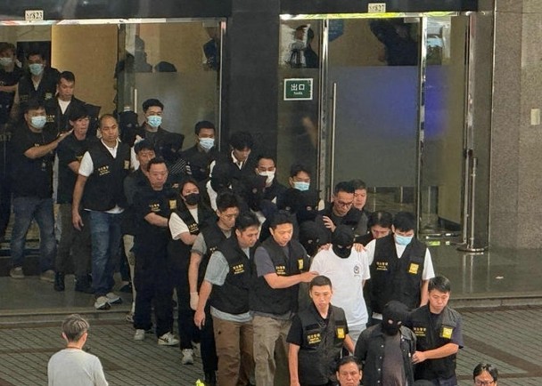 澳門司警閃擊3大老牌桑拿！涉操縱賣淫26人落網，老哥們最關心的「出行安全指南」看這篇就夠了！